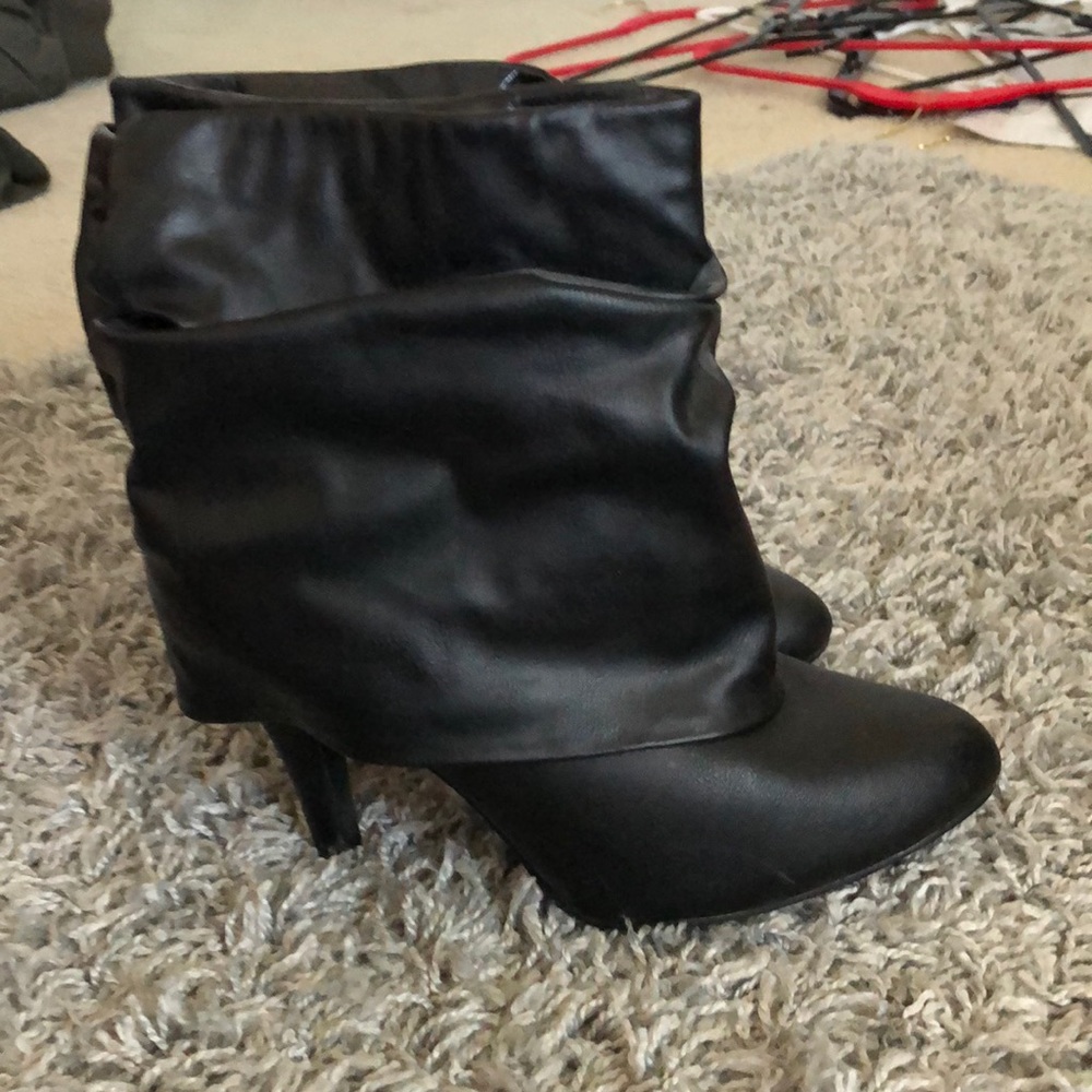 Black slouch boots